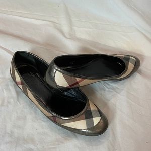 Authentic Itcalbrimon BURBERRY Flats